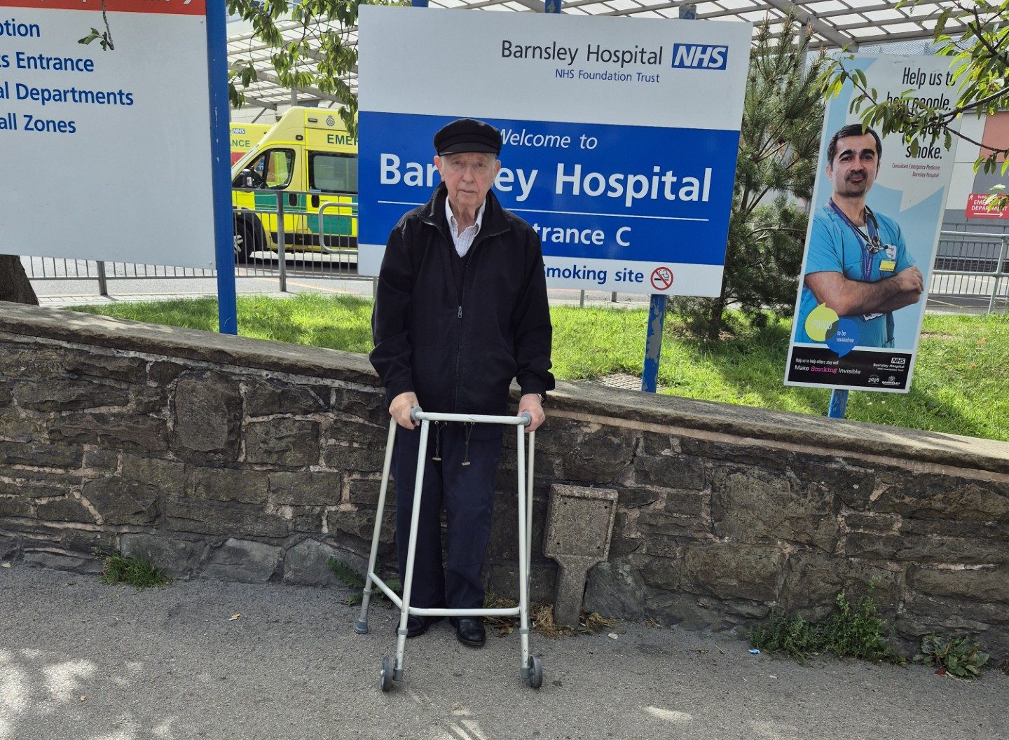 Arthur Scargill and Nell Myers refuse to cross picket line